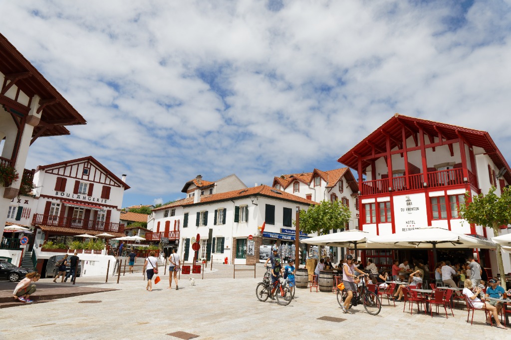 Vue de la place de Bidart